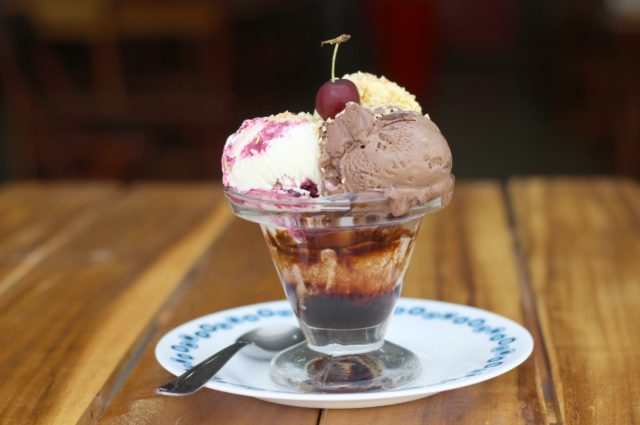 Ice cream sundae in a bowl on a table