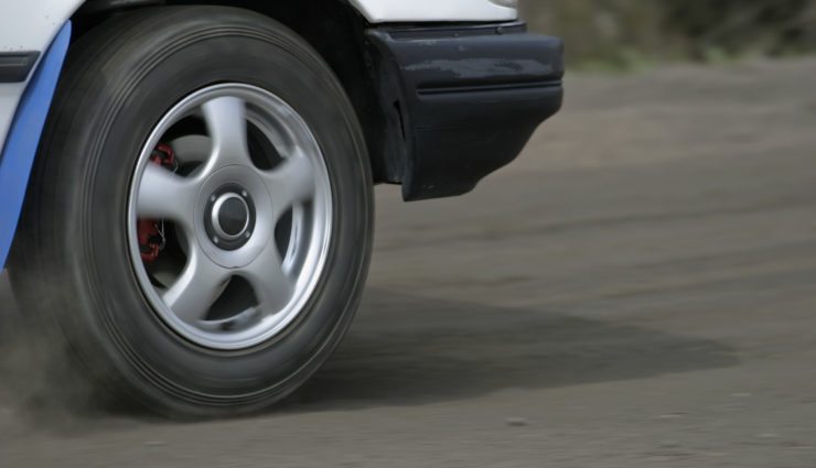 Spinning wheel on a car